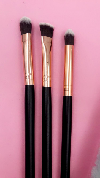 فراشي ميكاب MAKEUP BRUSH